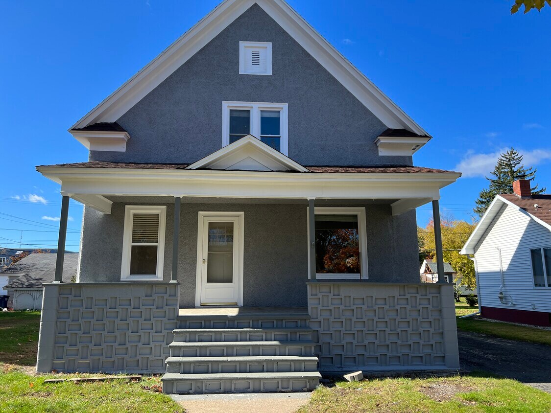 1244 S 7th Ave, Wausau, WI 54401 House Rental in Wausau, WI