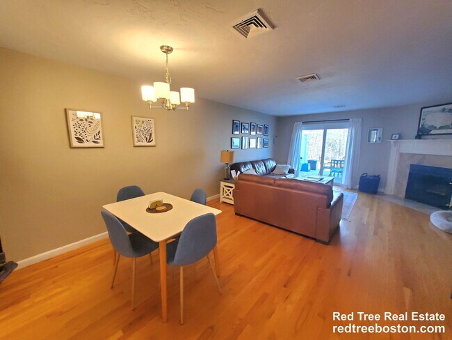 Photo - 1400 Lagrange St House