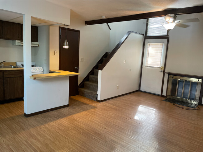 Foto del edificio - 528 Tallmadge Rd