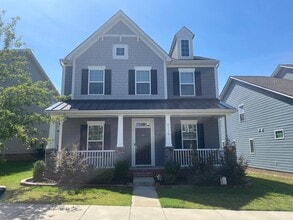 Building Photo - 6130 Cloverdale Dr