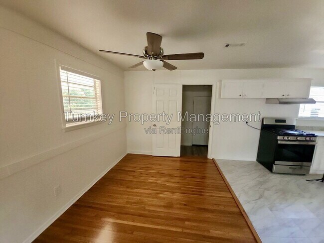 Foto del edificio - 6407 Pecan Ave