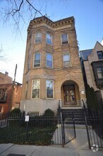 Building Photo - 2214 N Kenmore Ave
