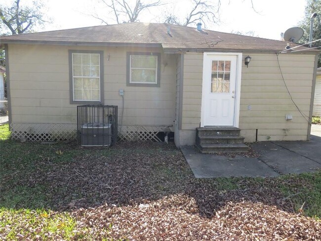 Foto del edificio - 2 Bedroom 1 Bathroom Washer/Dryer included.