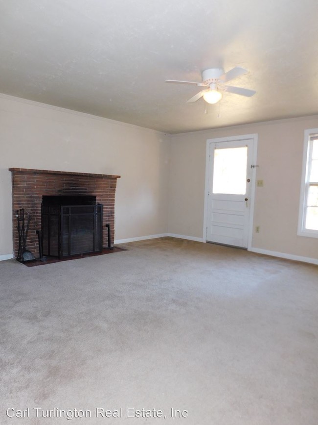 Building Photo - 2 br, 1 bath House - 5505 SE HAWTHORNE RD