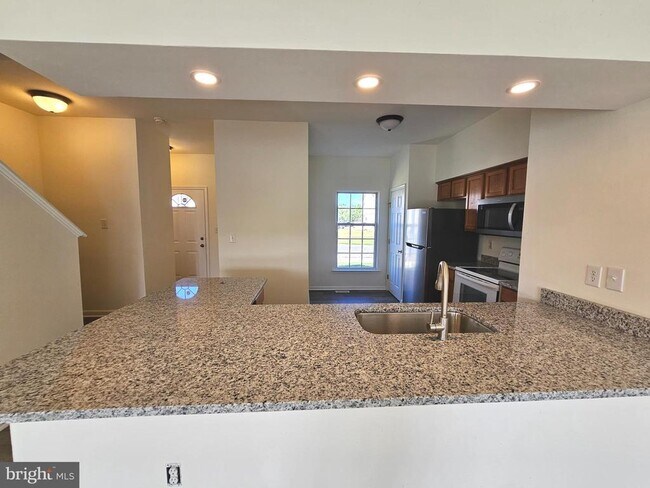 Foto del edificio - 98 Bay Hill Ln