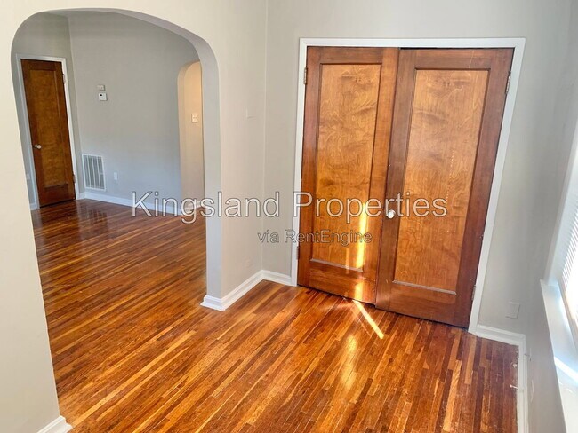 Foto del edificio - 3711 Bates St