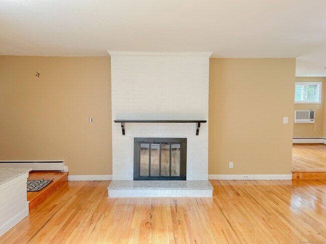 Building Photo - 68 Selden Hill Dr