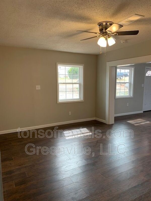 Building Photo - 39 N Haven Dr