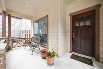 Building Photo - 6 Douvaine Ct