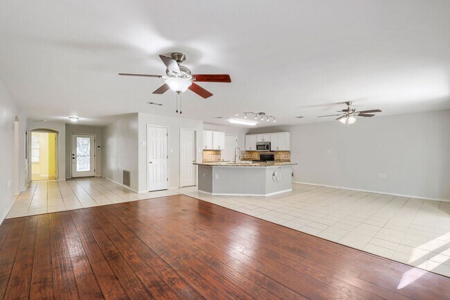 Building Photo - 5727 Spring Height