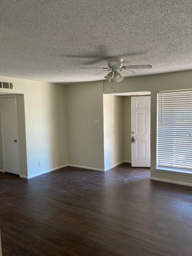 1011 Terry Way, Carrollton, TX 75006 House Rental in Carrollton, TX