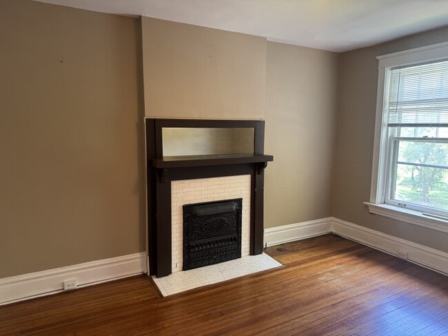 Building Photo - 3870A Arsenal St