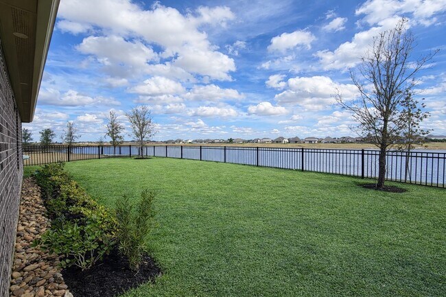 Building Photo - 3073 Emerald Ocean Dr