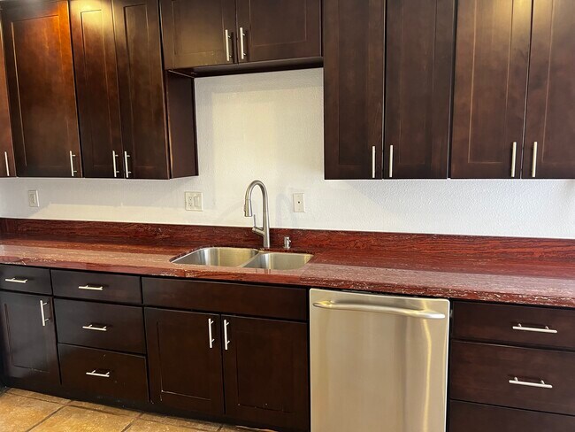 Foto del edificio - 82567 Avenue 48