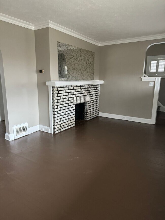 Foto del edificio - 4629 Bader Ave