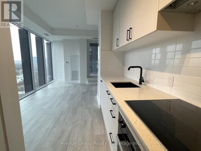 Building Photo - 5 Quarrington Lane