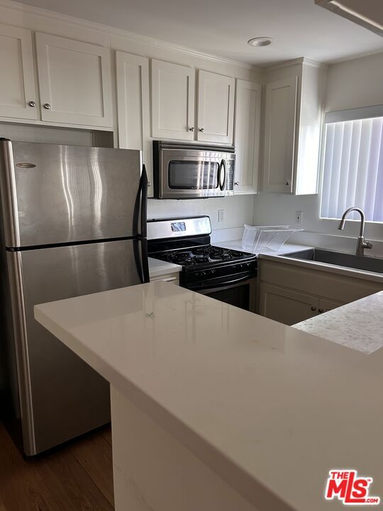 Building Photo - 3668 Mentone Ave