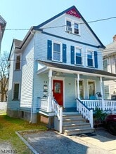 Building Photo - 19 Sylvan Pl