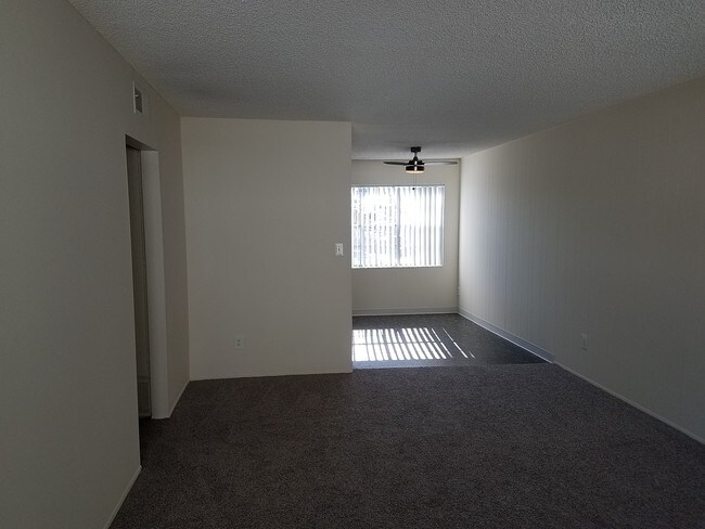 Building Photo - 6520 Beadnell Way