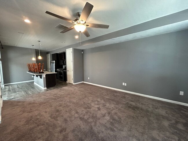 Building Photo - 3 Bedroom 2 Bathroom Townhouse in Payson, Utah!