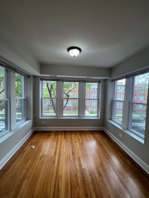Building Photo - 2043 W Birchwood Ave