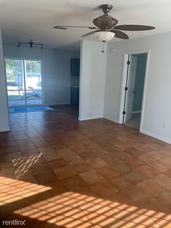 Building Photo - 3 br, 2 bath House - 8616 Olivera St