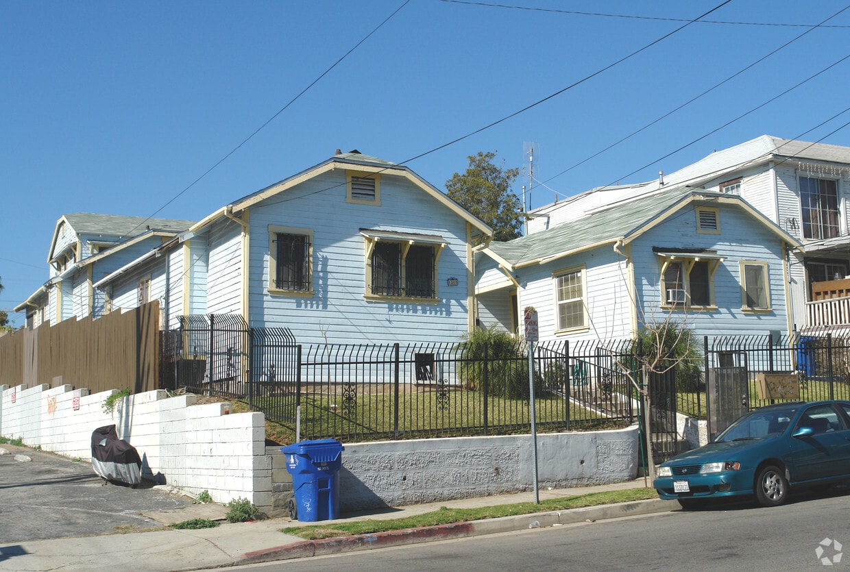 Building Photo - 1305-1307 1/2 Talmadge St
