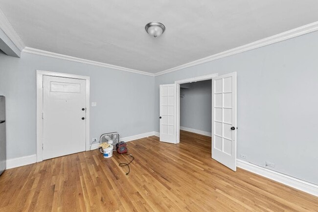 Building Photo - 0 bedroom in Chicago IL 60640