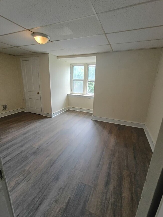 Building Photo - 941 Linden Ave