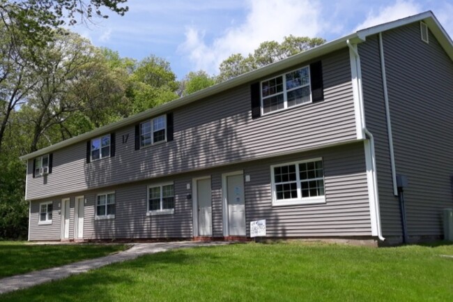 Building Photo - Carriage House Townhomes