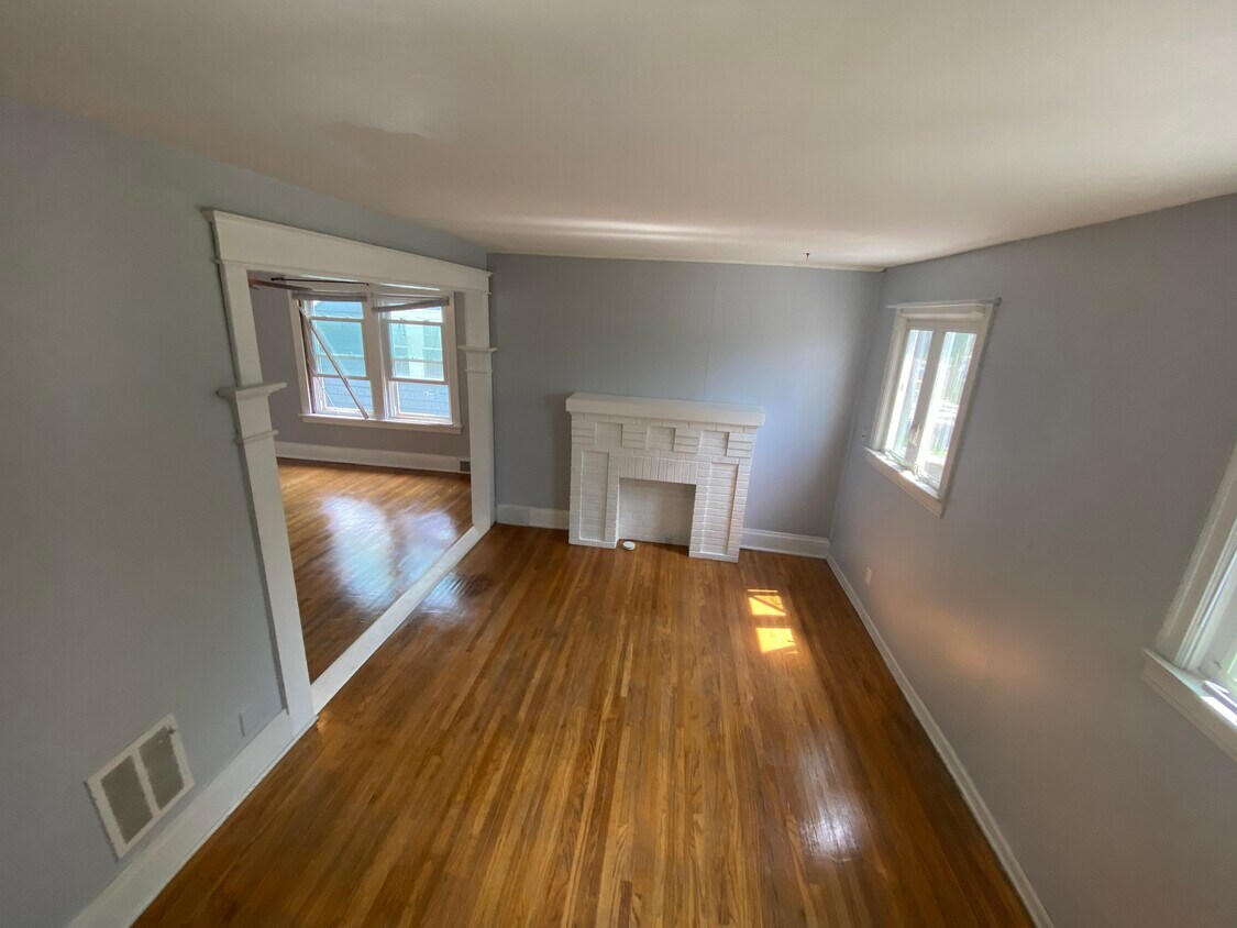 Living room - 26 Zimmerman Blvd