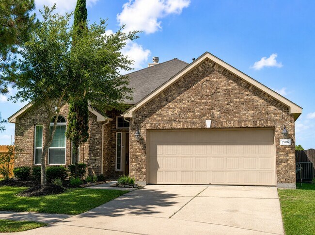 Building Photo - 7506 Amber Village Cir