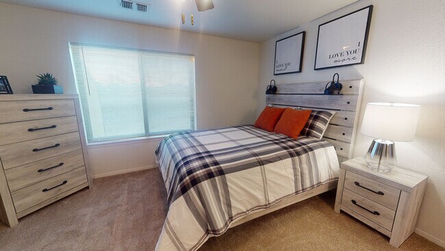 Building Photo - 1056 Sitting Bull Ct