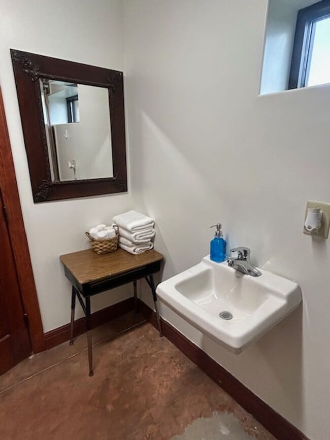 Building Photo - 1844 Rozier Church Rd