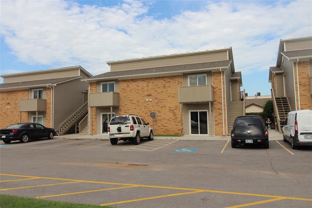 1325 Glen Oaks Ct Unit 3, Norman, OK 73071 Room for Rent in Norman