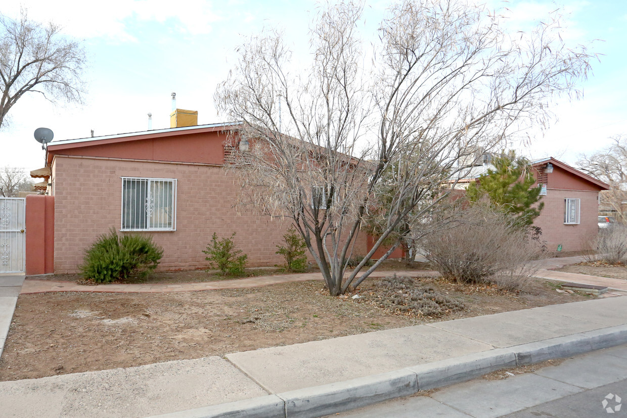 Primary Photo - 1120 Lead Ave SW