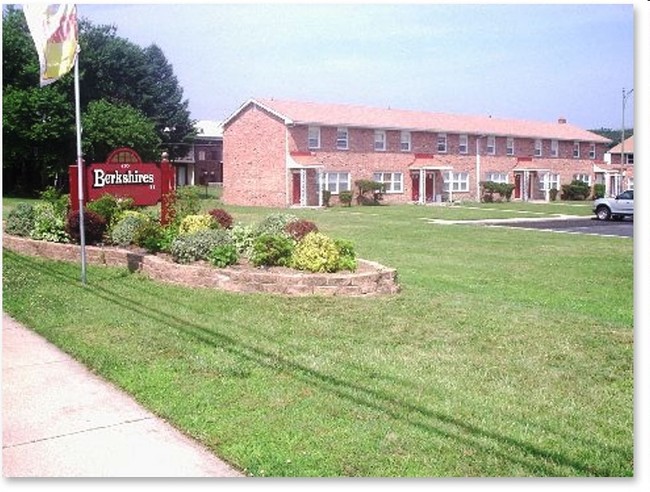 Building Photo - Berkshires II Apartments