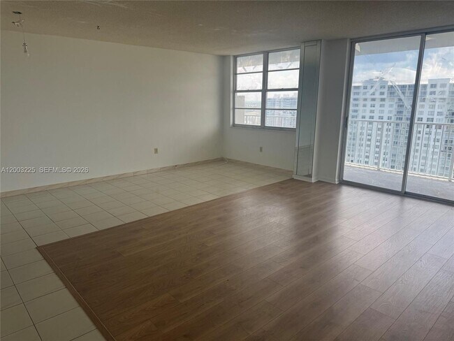 Foto del edificio - 2851 NE 183rd St