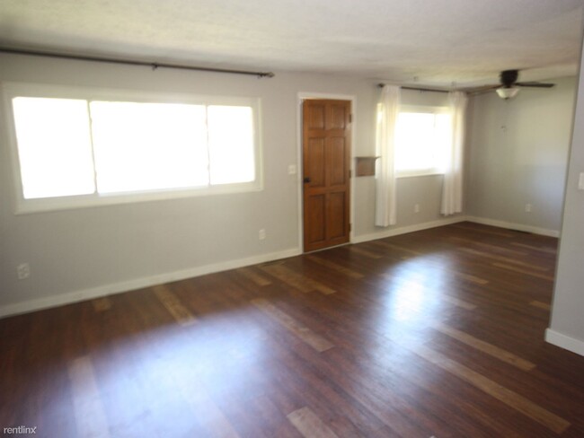 Foto del edificio - 3 br, 1 bath House - 3690 Endover Road