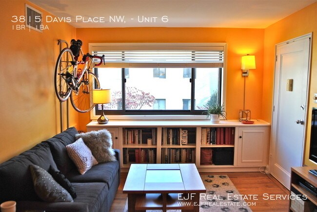 Foto del edificio - 3815 Davis Pl NW