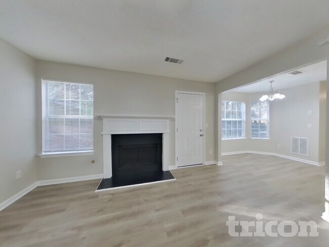 Foto del edificio - 5431 Sapphire Cir