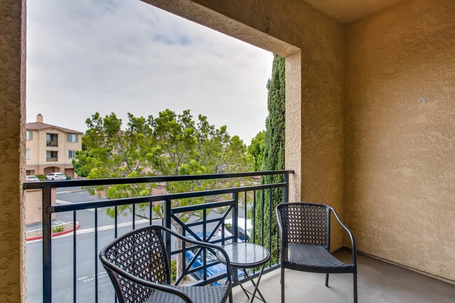 Building Photo - Remodeled 1-Bed Condo -  Prime Carmel Vall...