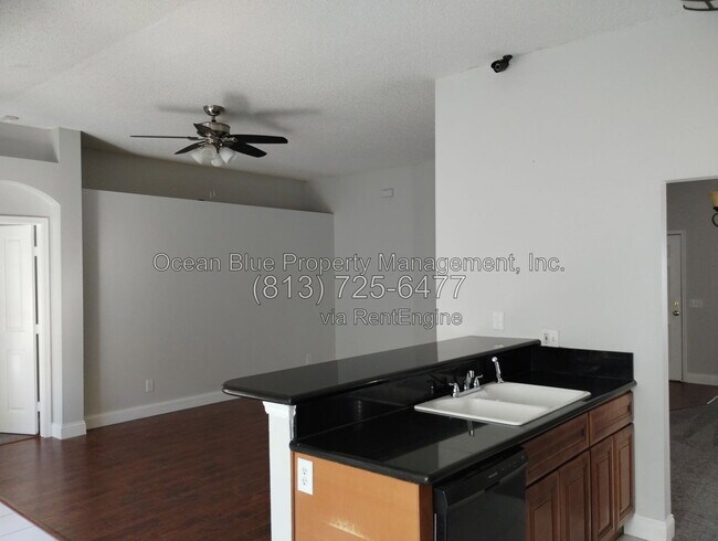 Foto del edificio - 13548 Bellingham Dr