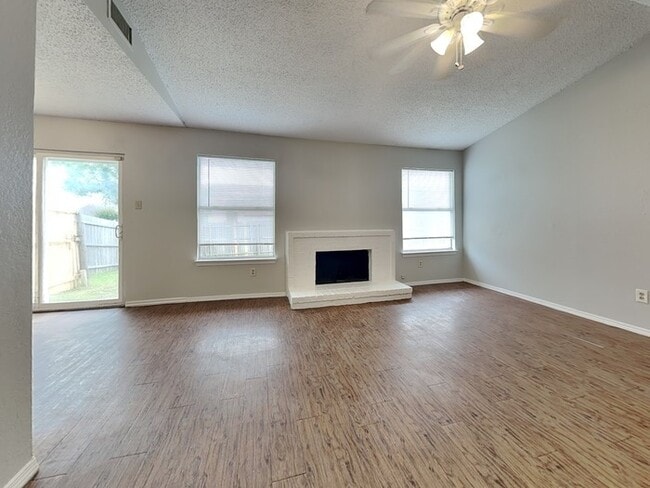 Building Photo - 1106 Highmont Pl