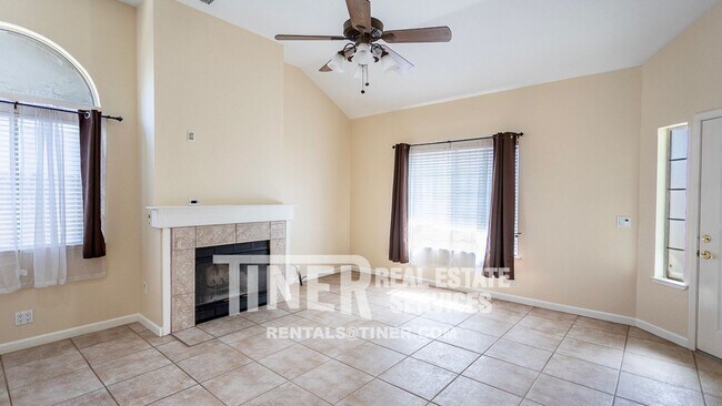 Foto del edificio - 1036 McRae Way