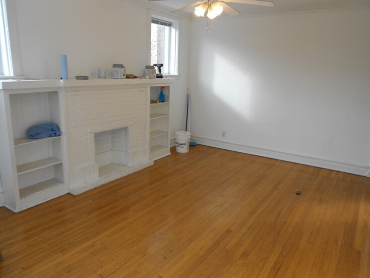 Primary Photo - 1230 W Winnemac Ave