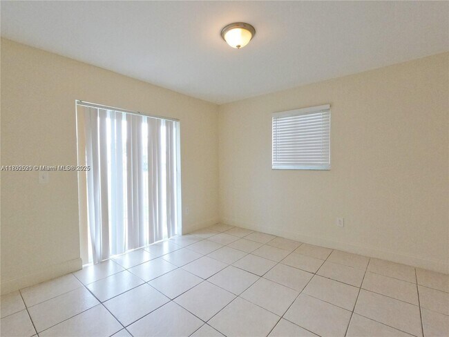 Building Photo - 4906 Serafica Dr