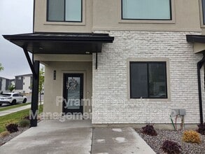 Building Photo - 476 S 900 W