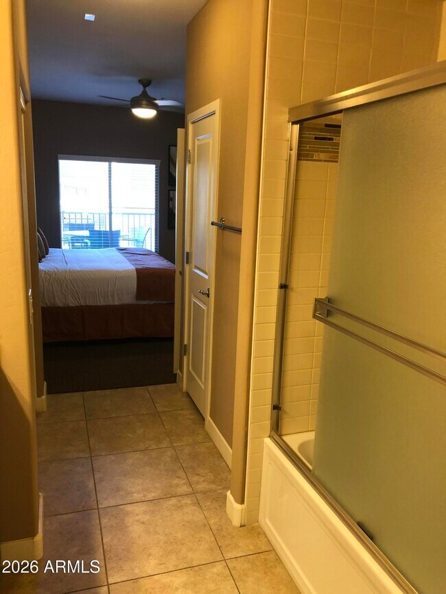 Foto del edificio - 5450 E Deer Valley Dr
