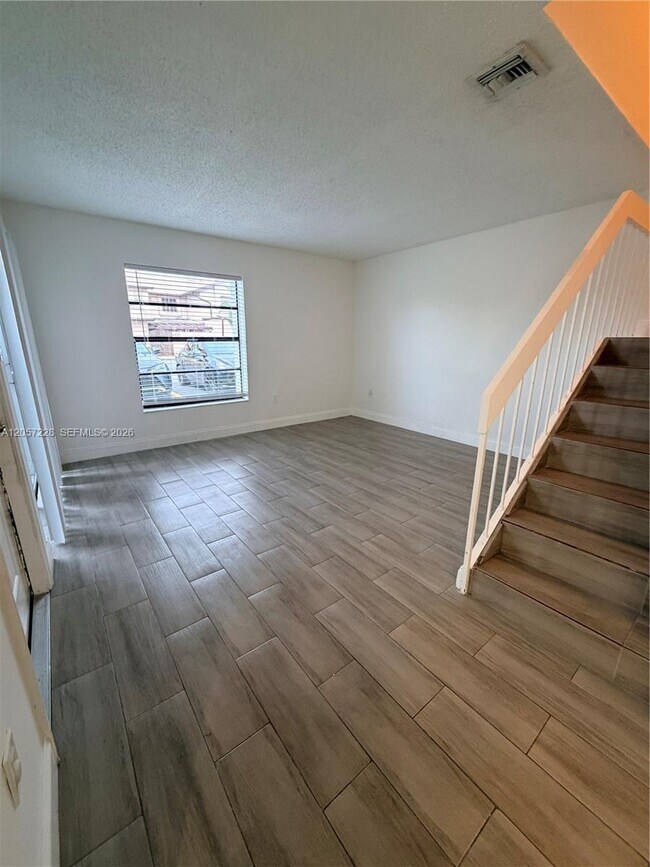Building Photo - 10090 NW 80th Ct